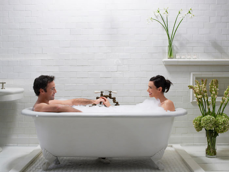 Couple In Bathtub 1 0110 Msc